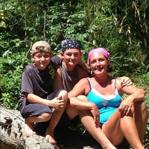 Meet your Posher, Melissa - Picture 3 of 16